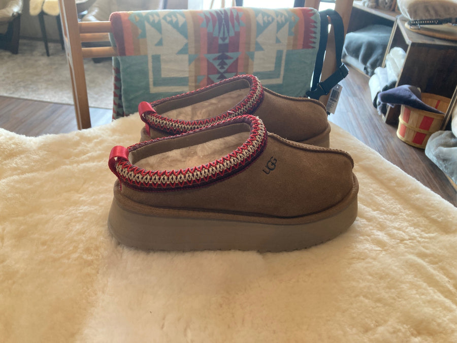 [Final Sale] UGG Tazz Chestnut Women's size 7