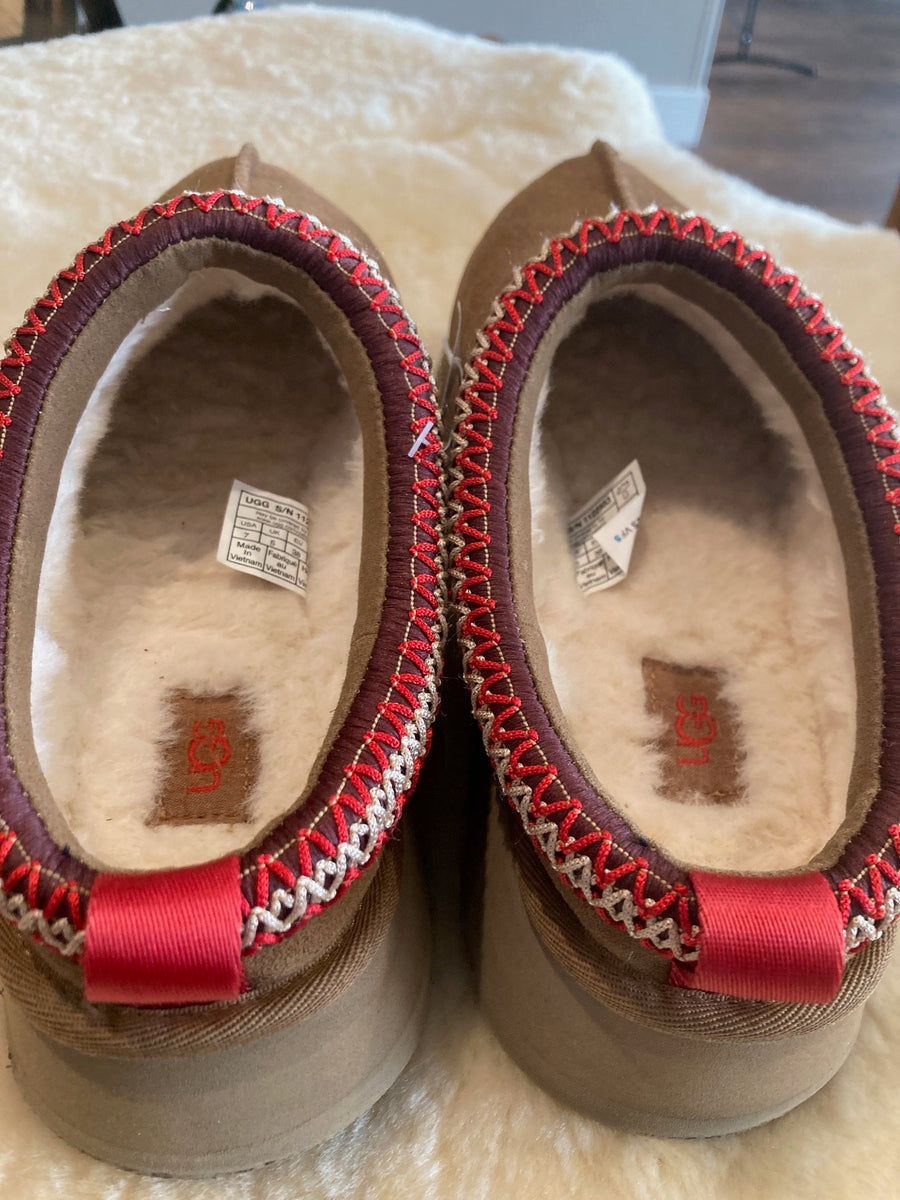 [Final Sale] UGG Tazz Chestnut Women's size 7